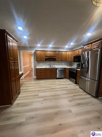 368 Woodsbend Drive, Elizabethtown, KY 42701