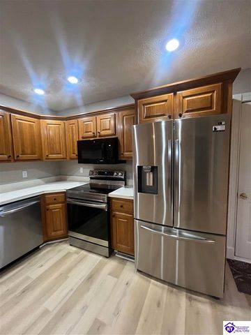 368 Woodsbend Drive, Elizabethtown, KY 42701