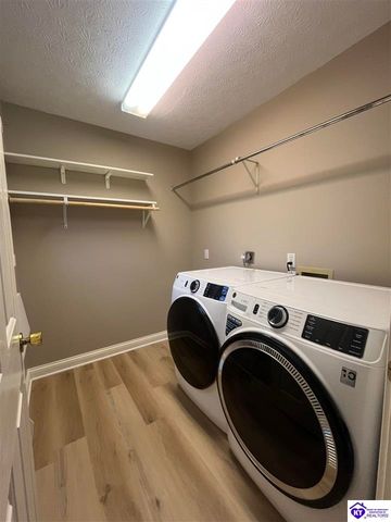 368 Woodsbend Drive, Elizabethtown, KY 42701