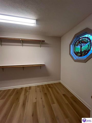 368 Woodsbend Drive, Elizabethtown, KY 42701