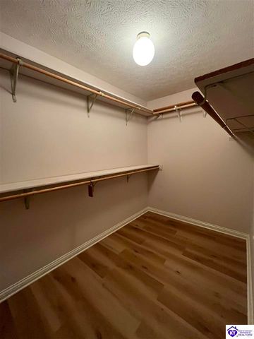 368 Woodsbend Drive, Elizabethtown, KY 42701