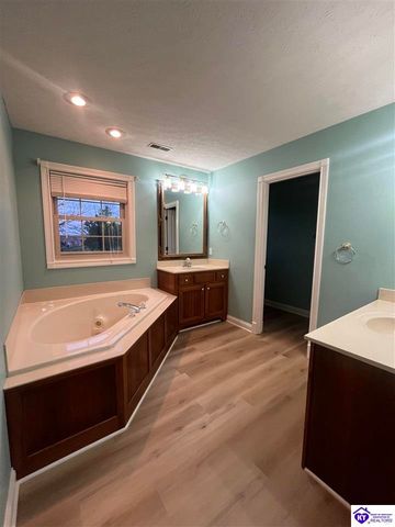 368 Woodsbend Drive, Elizabethtown, KY 42701