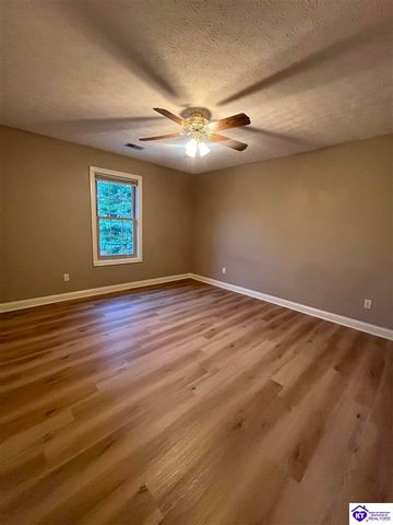 368 Woodsbend Drive, Elizabethtown, KY 42701