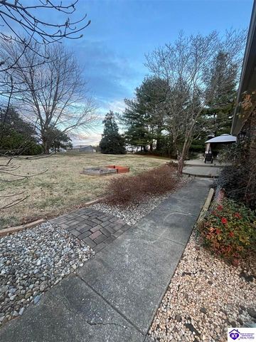 368 Woodsbend Drive, Elizabethtown, KY 42701