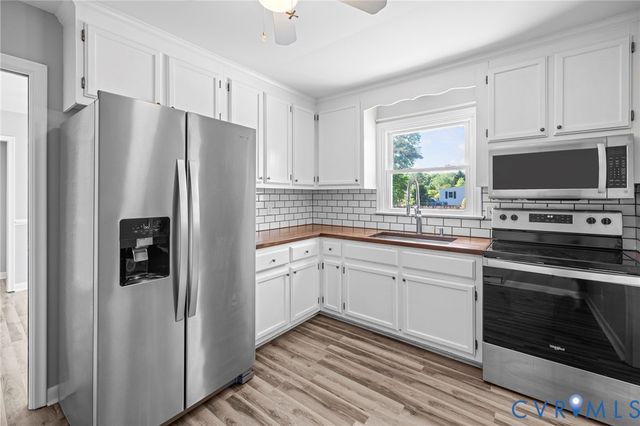 12089 Sunset Dr, Ashland, VA 23005