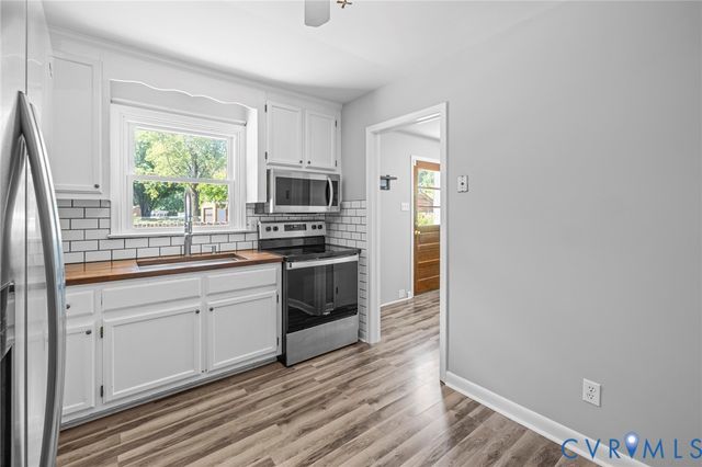 12089 Sunset Dr, Ashland, VA 23005