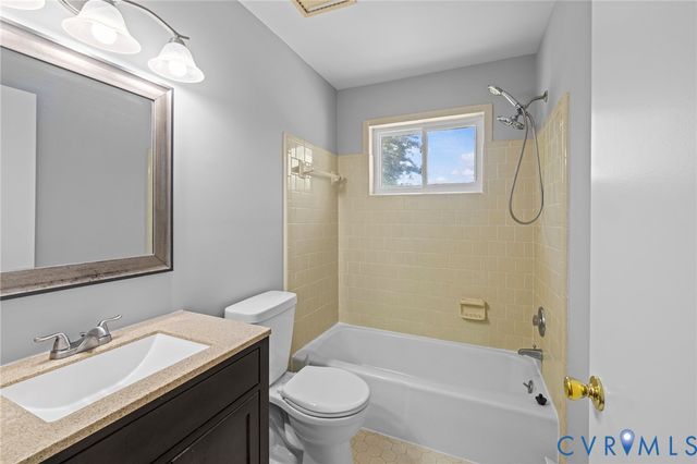 12089 Sunset Dr, Ashland, VA 23005