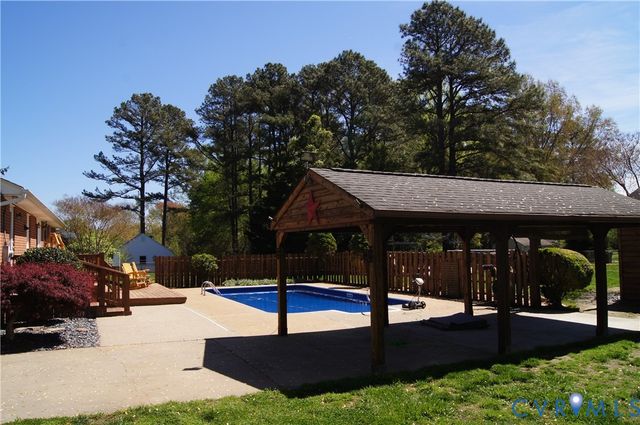 12089 Sunset Dr, Ashland, VA 23005