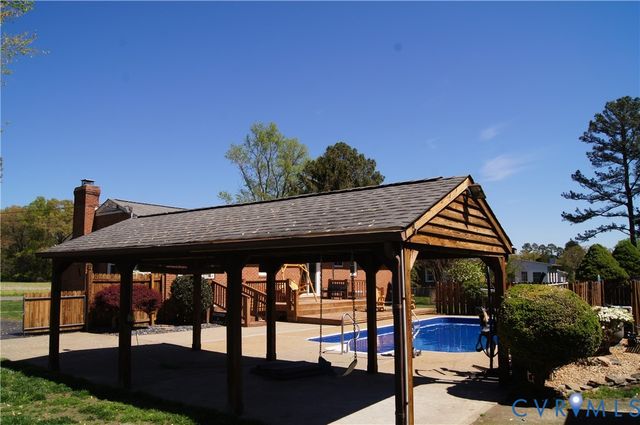 12089 Sunset Dr, Ashland, VA 23005