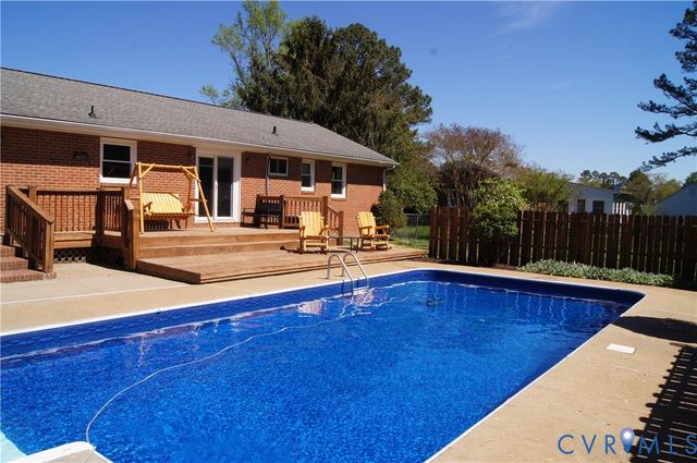 12089 Sunset Dr, Ashland, VA 23005