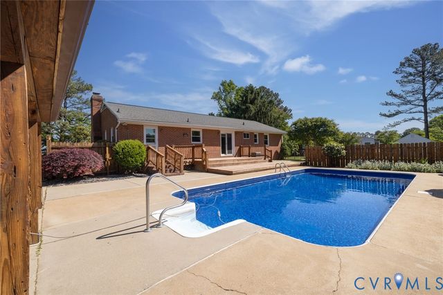 12089 Sunset Dr, Ashland, VA 23005