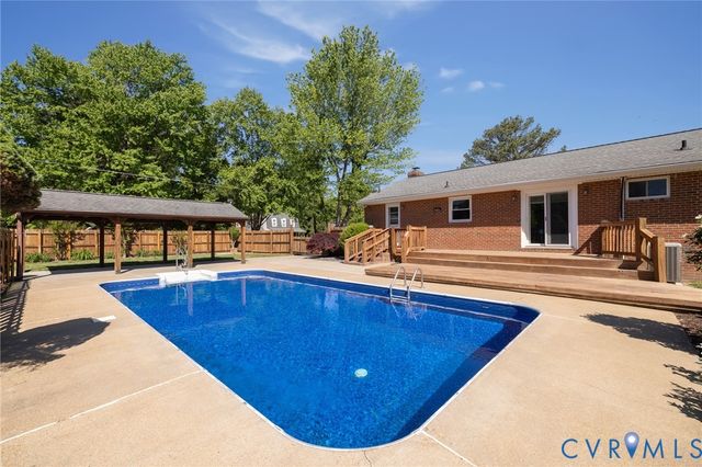 12089 Sunset Dr, Ashland, VA 23005