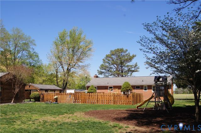 12089 Sunset Dr, Ashland, VA 23005