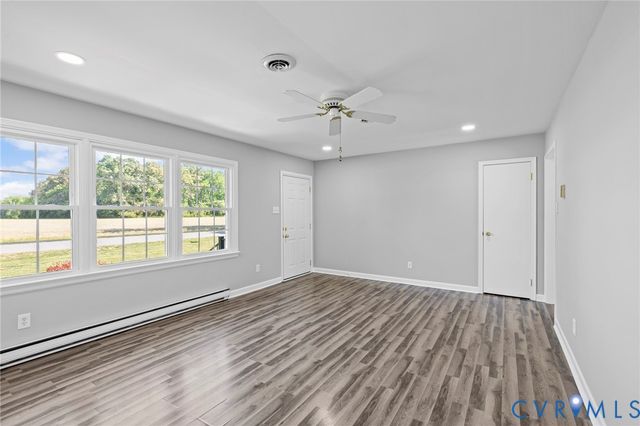 12089 Sunset Dr, Ashland, VA 23005
