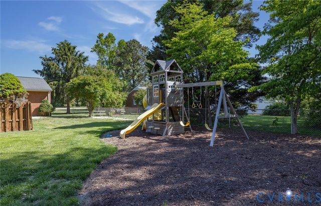 12089 Sunset Dr, Ashland, VA 23005
