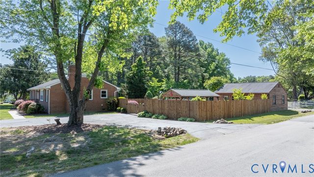 12089 Sunset Dr, Ashland, VA 23005