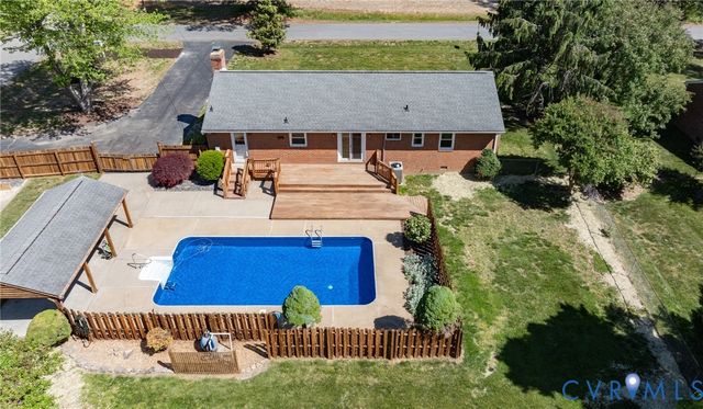 12089 Sunset Dr, Ashland, VA 23005