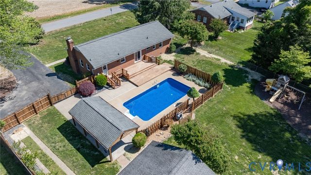 12089 Sunset Dr, Ashland, VA 23005