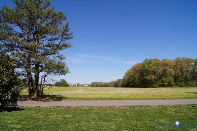 12089 Sunset Dr, Ashland, VA 23005