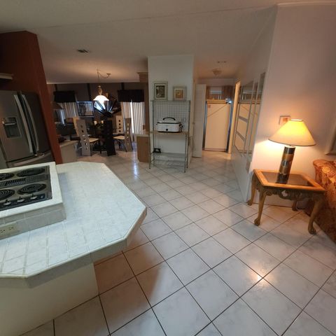 3393 Lake Overlook Place, Atlantis, FL 33462