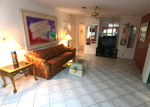 3393 Lake Overlook Place, Atlantis, FL 33462