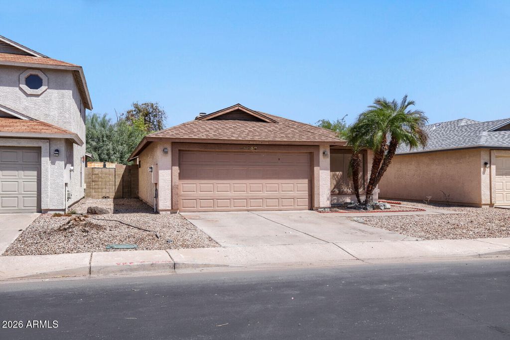 6450 W GOLDEN Lane, Glendale, AZ 85302 — photo 2