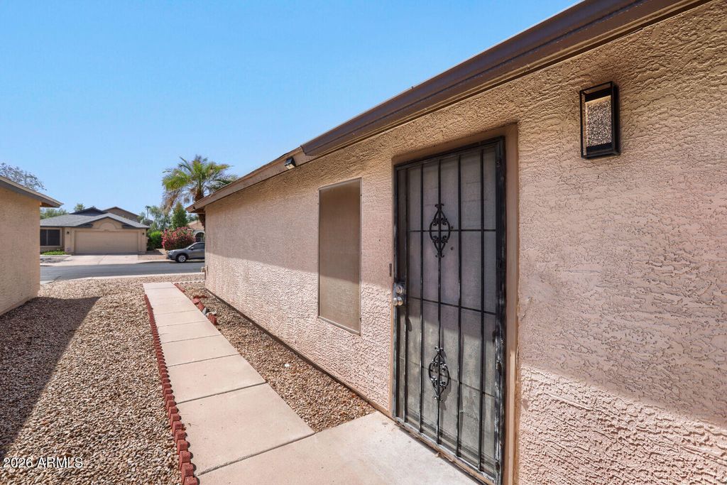 6450 W GOLDEN Lane, Glendale, AZ 85302 — photo 5