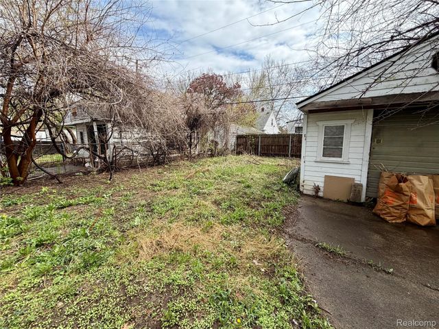 7744 Asbury Park, Detroit, MI 48228