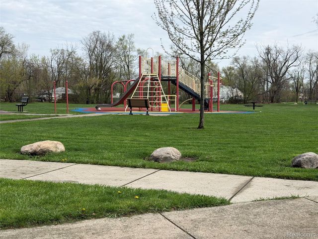 7744 Asbury Park, Detroit, MI 48228