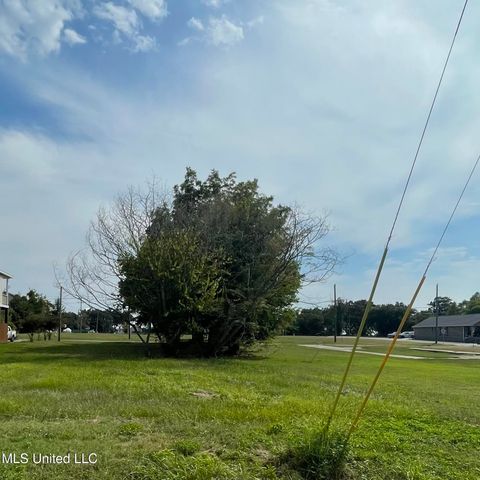 387 Richmond Drive, Biloxi, MS 39530