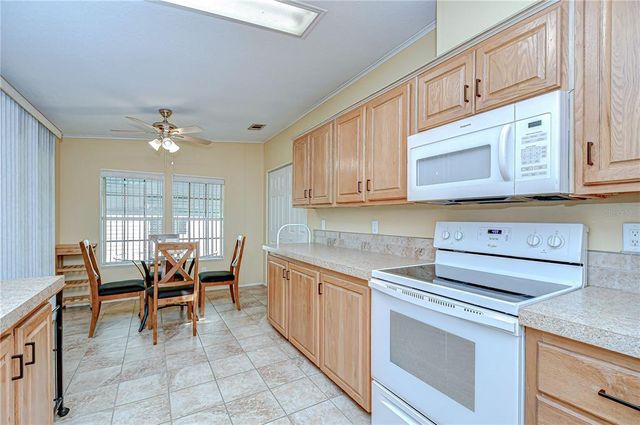 37526 NEW HORIZONS BOULEVARD, Zephyrhills, FL 33541