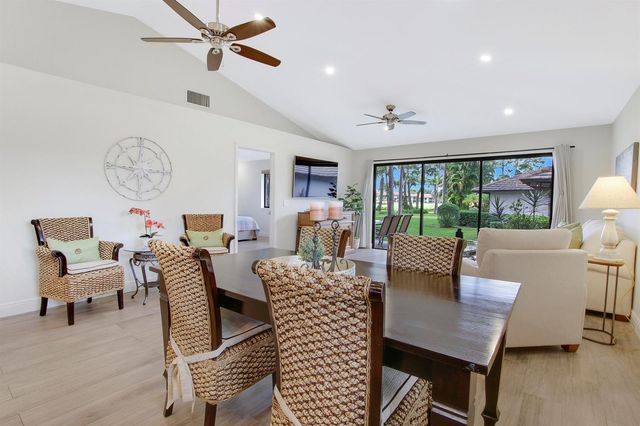 533 Club Drive, Palm Beach Gardens, FL 33418