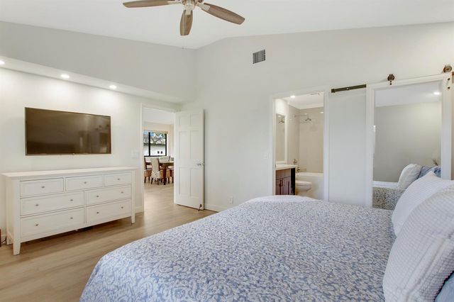 533 Club Drive, Palm Beach Gardens, FL 33418