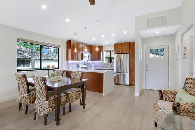 533 Club Drive, Palm Beach Gardens, FL 33418