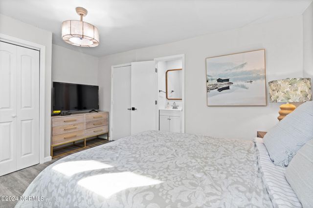 226 NE 48th Street, Oak Island, NC 28465