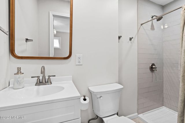 226 NE 48th Street, Oak Island, NC 28465