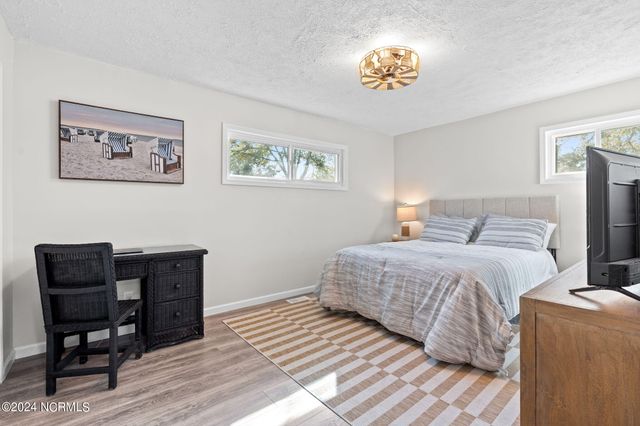 226 NE 48th Street, Oak Island, NC 28465