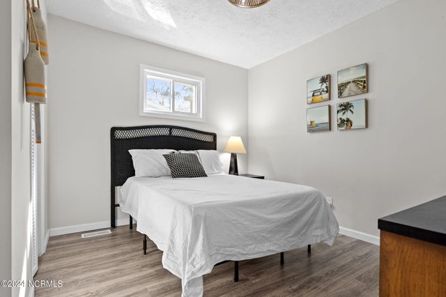 226 NE 48th Street, Oak Island, NC 28465