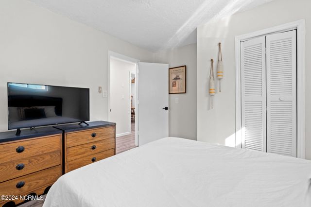 226 NE 48th Street, Oak Island, NC 28465