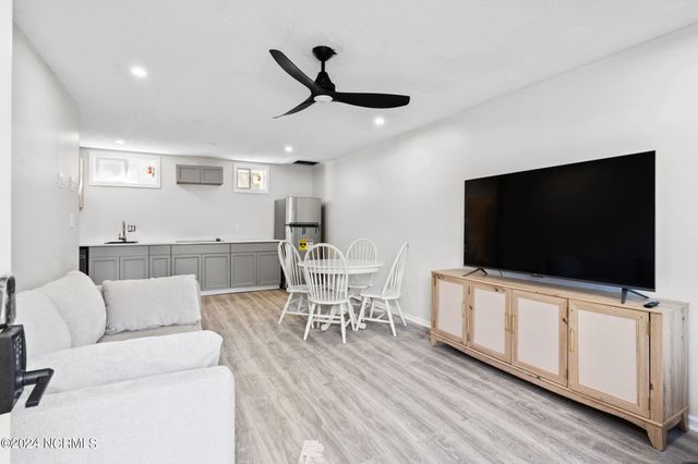 226 NE 48th Street, Oak Island, NC 28465