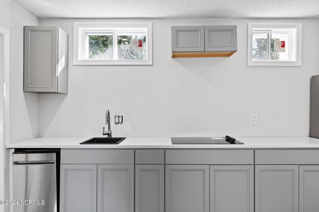 226 NE 48th Street, Oak Island, NC 28465