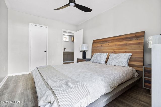 226 NE 48th Street, Oak Island, NC 28465