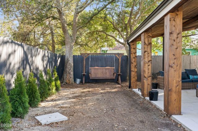 226 NE 48th Street, Oak Island, NC 28465