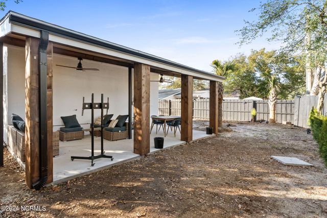 226 NE 48th Street, Oak Island, NC 28465