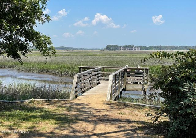 226 NE 48th Street, Oak Island, NC 28465