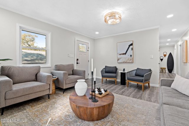 226 NE 48th Street, Oak Island, NC 28465