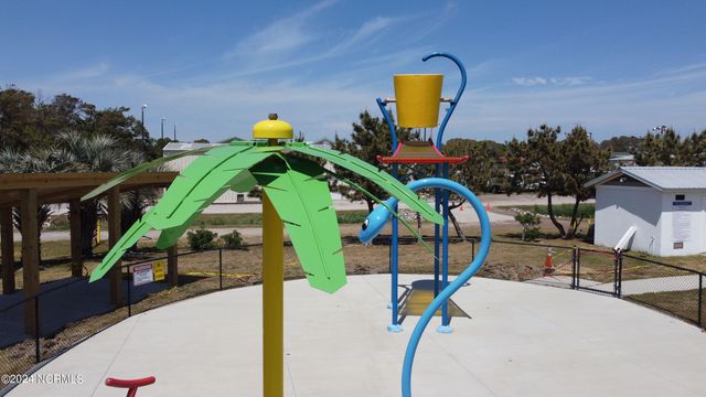 226 NE 48th Street, Oak Island, NC 28465