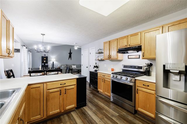 28 Osprey Drive, Henrietta, NY 14586