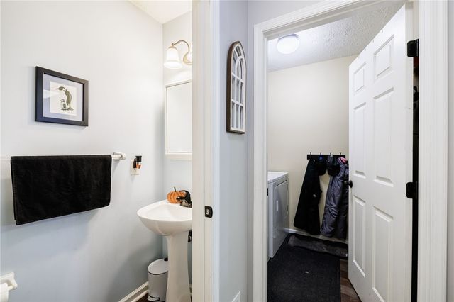 28 Osprey Drive, Henrietta, NY 14586