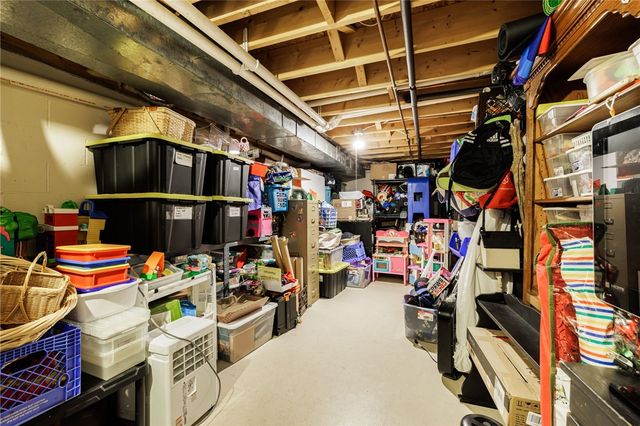 28 Osprey Drive, Henrietta, NY 14586